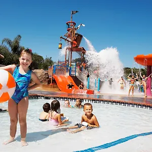 Howard Johnson By Wyndham & Water Playground Anaheim